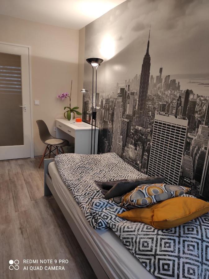 Baross Apartman Kaposvár Zewnętrze zdjęcie