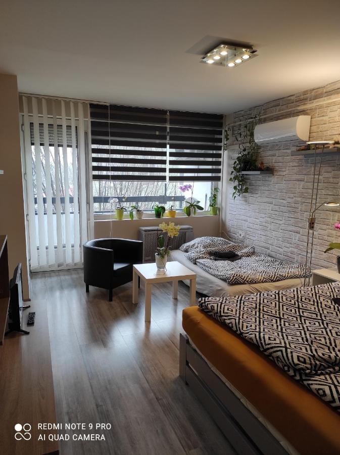Baross Apartman Kaposvár Zewnętrze zdjęcie