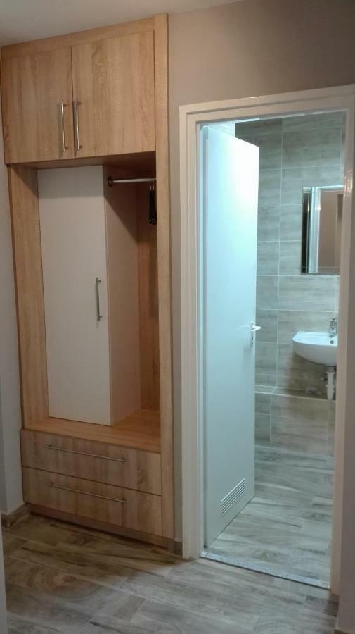 Baross Apartman Kaposvár Zewnętrze zdjęcie