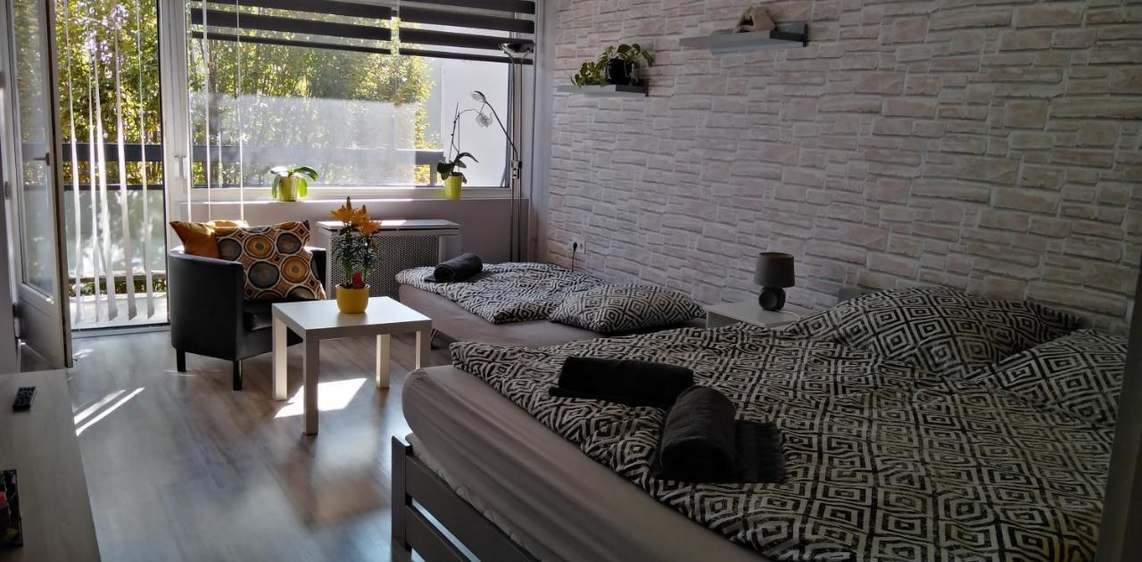 Baross Apartman Kaposvár Zewnętrze zdjęcie